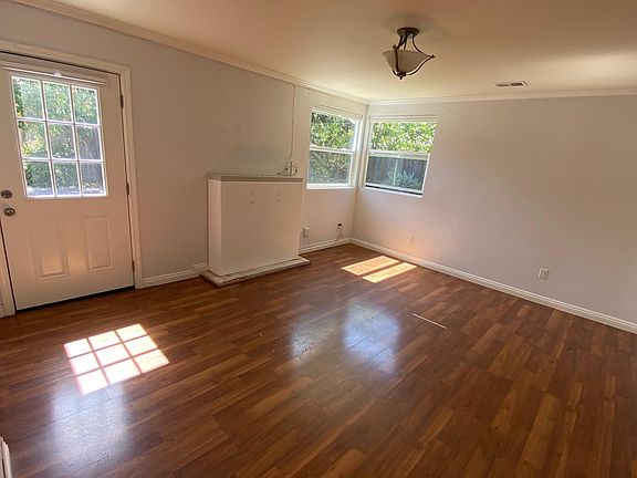 2nd image of 1080 Judson St