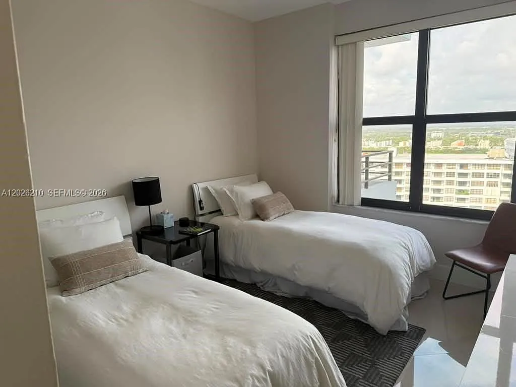 Olympus Condo Phase — Photo 4