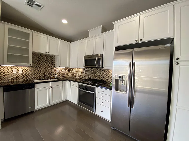 642 Bair Island Rd #1017 — Photo 12