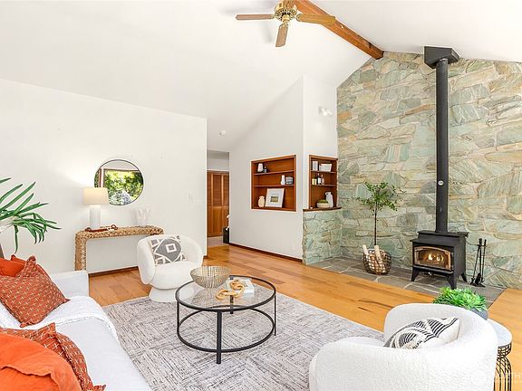 3rd image of 676 Park Avenue NE