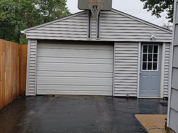 2nd image of 3036 S Lincoln Ave