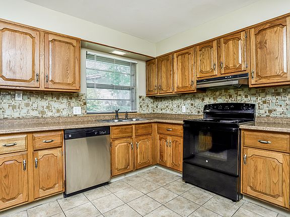 5th image of 1861 Atmore Dr
