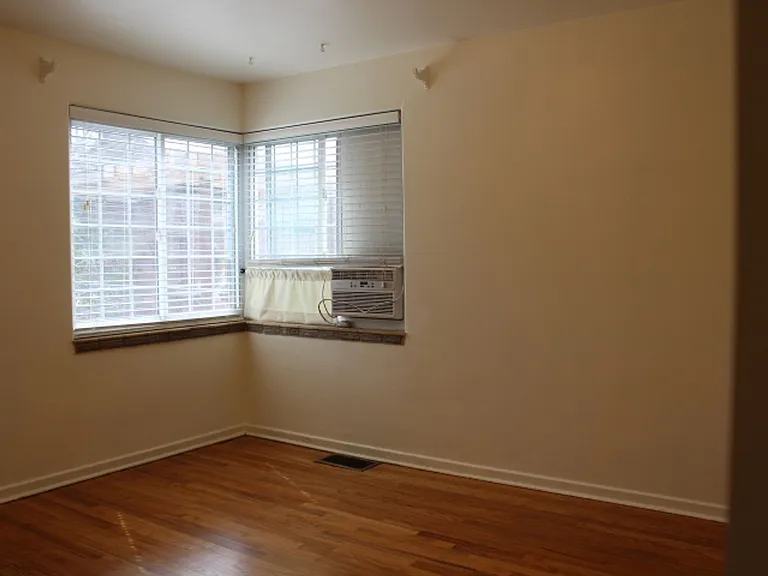 1110 Grape St — Photo 9