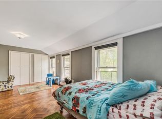 43 Shuart Rd, Airmont, NY 10952