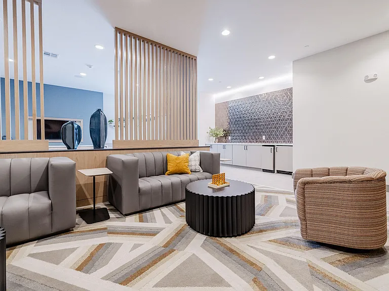 Del Via Apartments — Photo 19