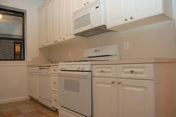 Rented by Stonecrest Realty | media 7