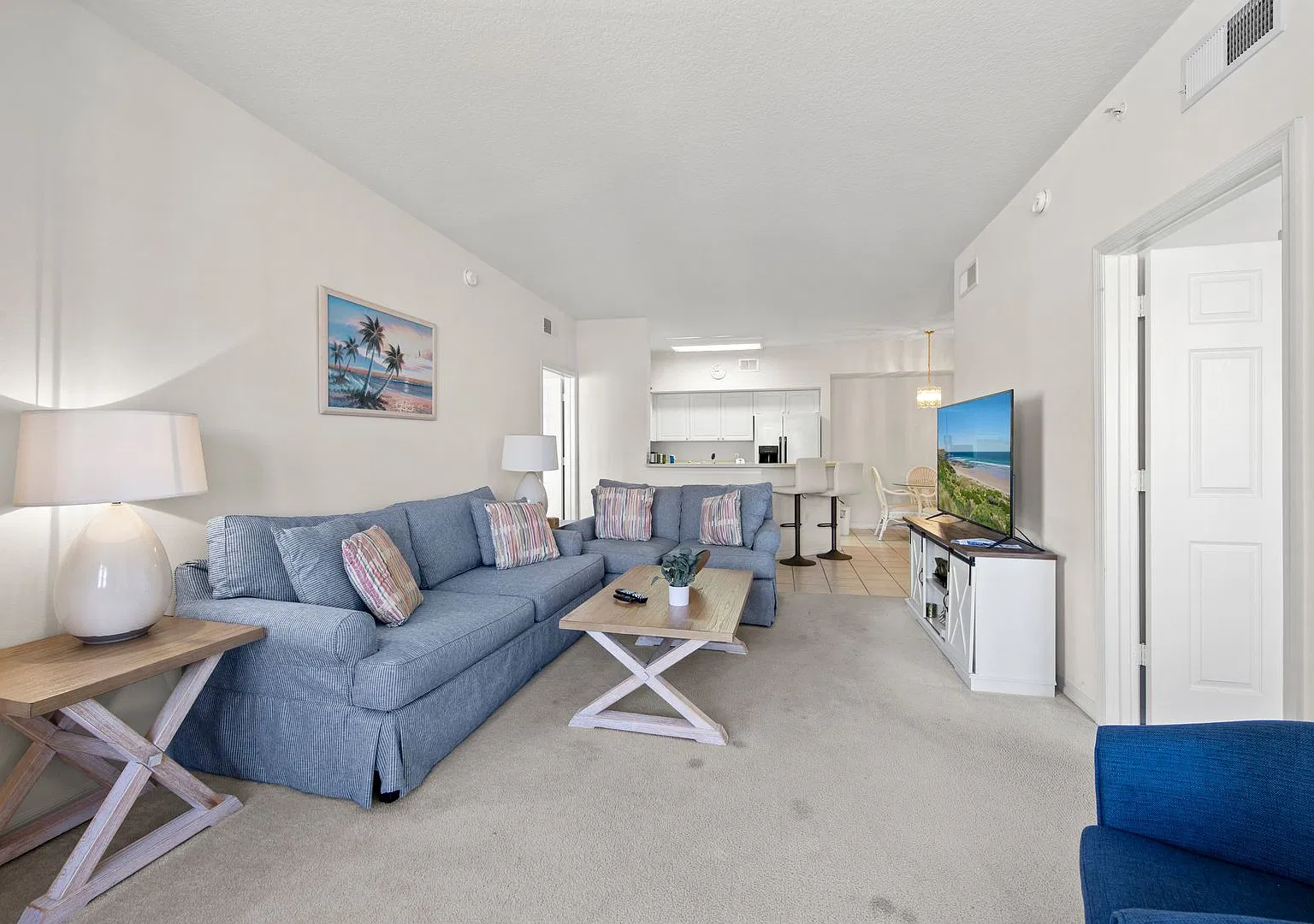 2/2 Condo In Beachwalk -Fully Furnished Seasonal Rental — Photo 3