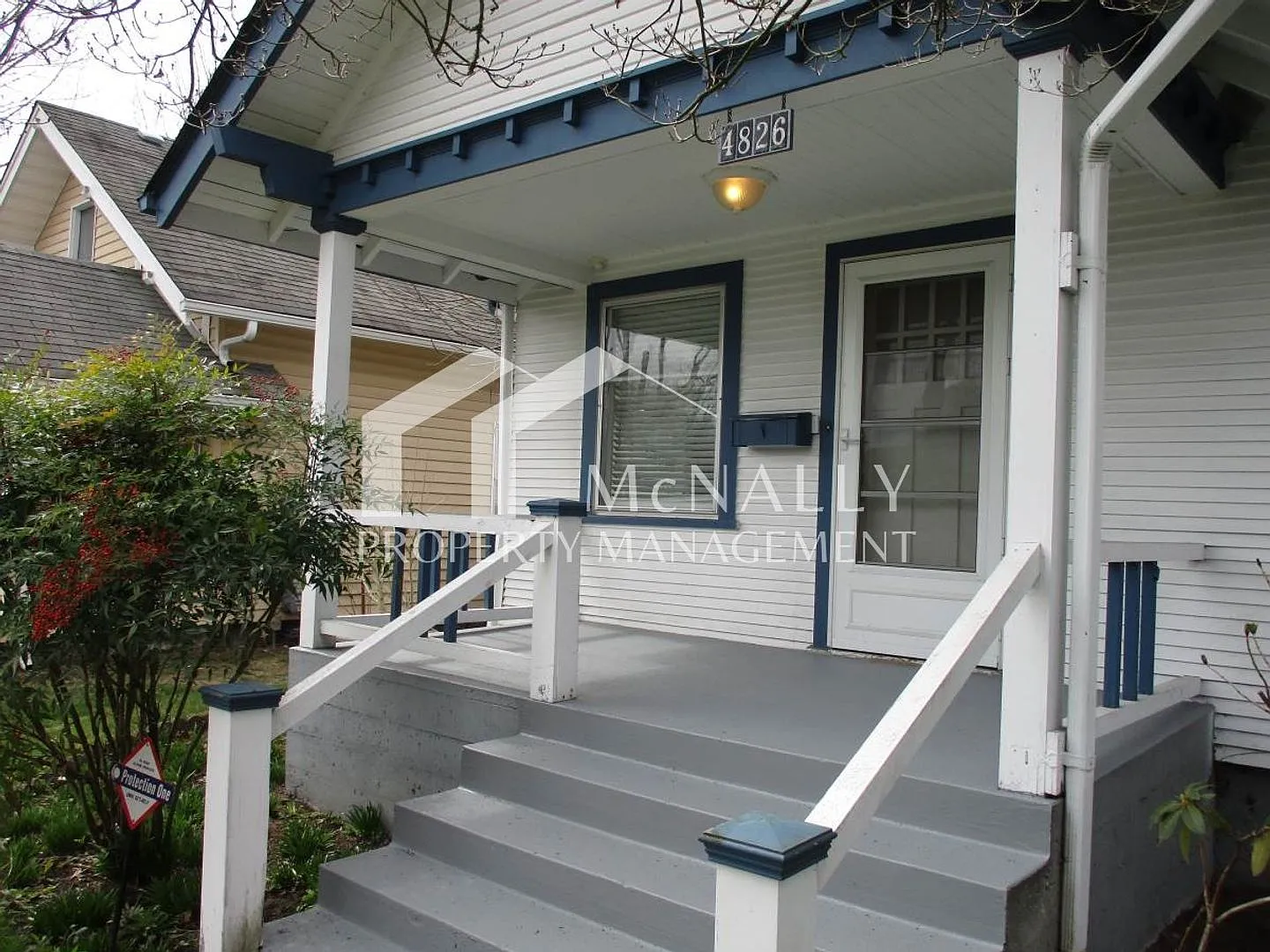Fresh 3 Bedroom Craftsman in South Tacoma — Photo 2