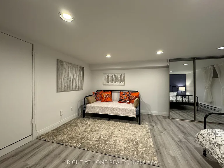 1196 Avenue Rd #BASEMENT — Photo 11