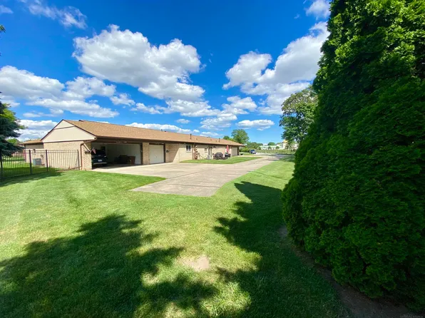 29401 Park Place Dr, Warren, MI 48093