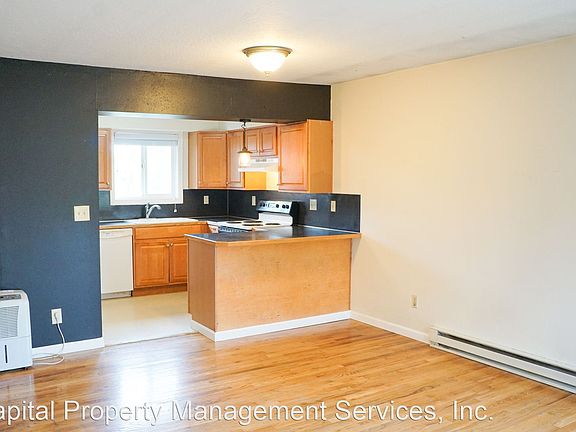 2nd image of 926 SE 50th Ave #10227843