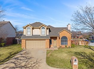 5700 Roundup Trl, Arlington, TX 76017