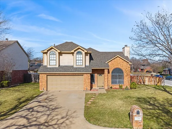 5700 Roundup Trl, Arlington, TX 76017