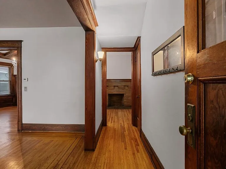 689 W Delavan Ave — Photo 2