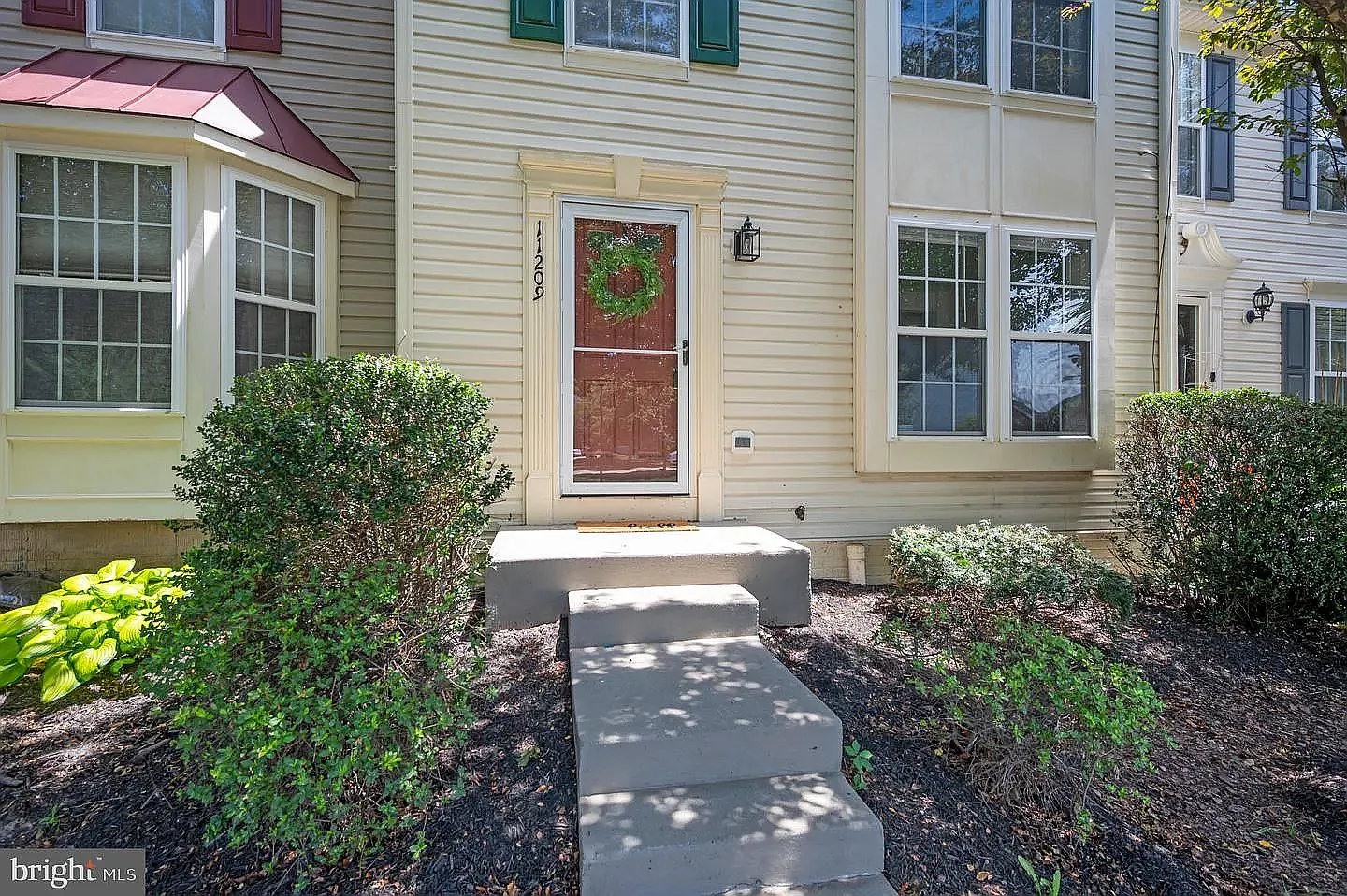 4 bed, 3.5 bath, 1942 sqft, $2,900 — Photo 3