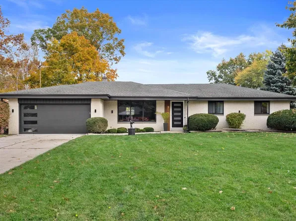 3150 S Ventura DRIVE, New Berlin, WI 53151