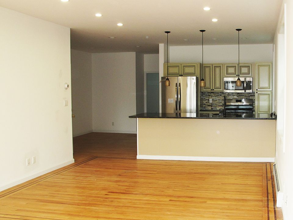2nd image of 5423 69th St