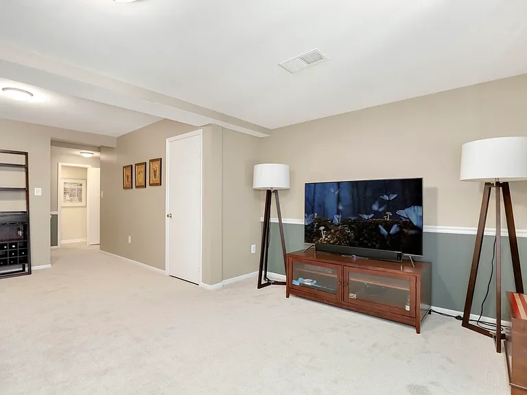 9765 High Water Ct — Photo 5