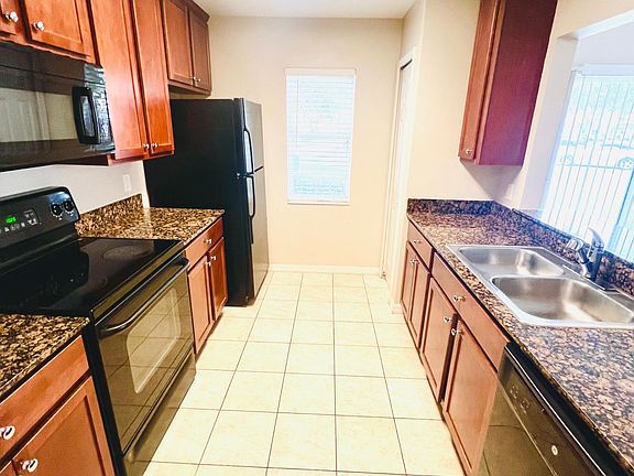 4th image of 3856 Island Way St
