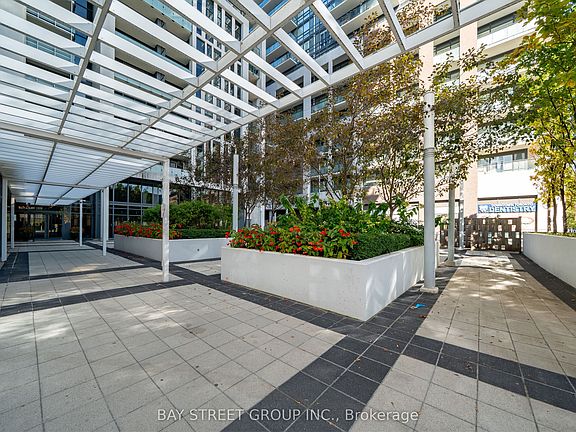 5th image of 400 Adelaide St E #322