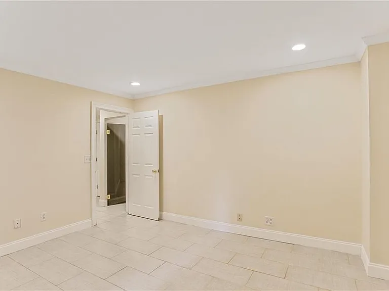 16 Ancient Oak Ct NE — Photo 48