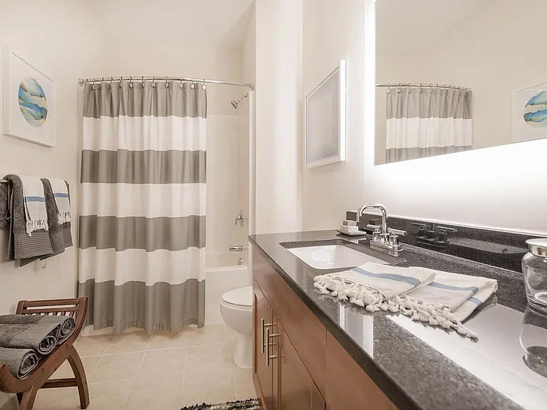 Full Bathroom