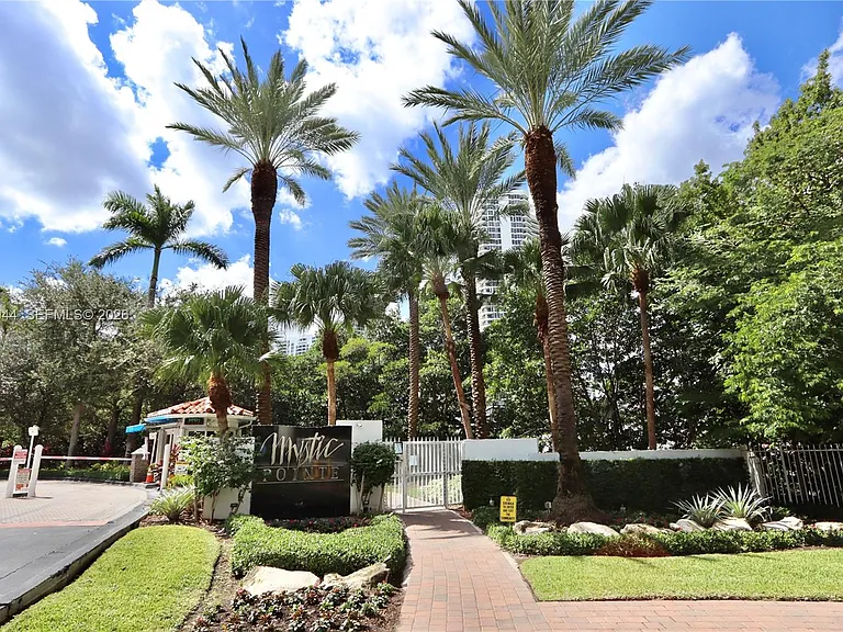 3600 Mystic Pointe Dr #1115 — Photo 53