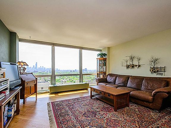 5th image of 2400 N Lakeview Ave #878401