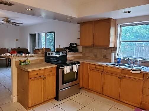 5th image of 6900 NW 82nd Ct