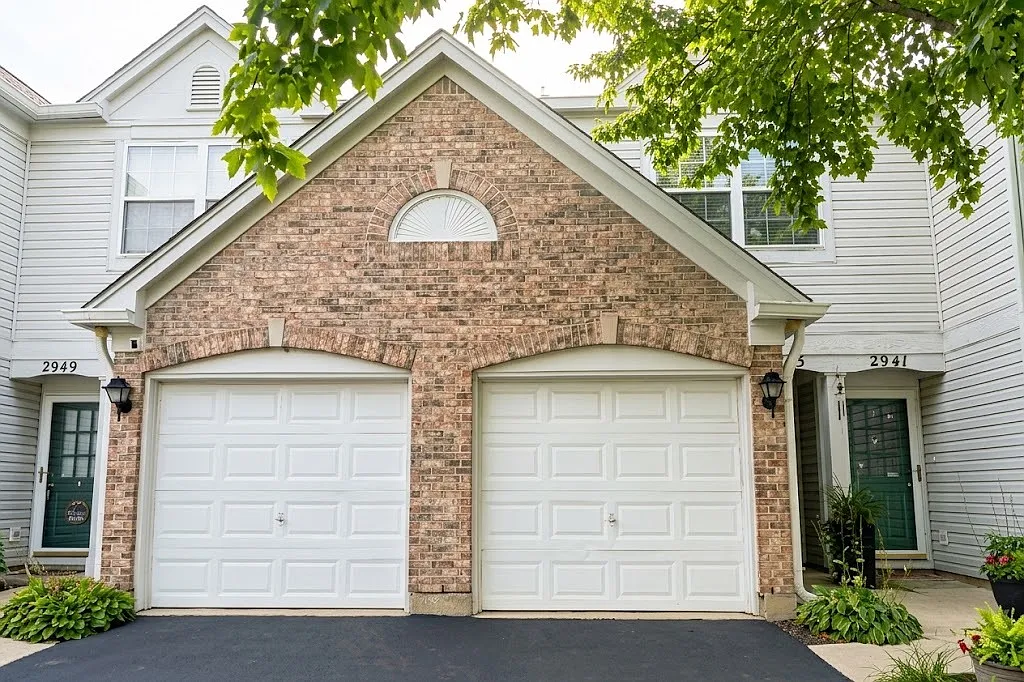2 bed, 2.5 bath, 1384 sqft, $2,500 — Photo 2