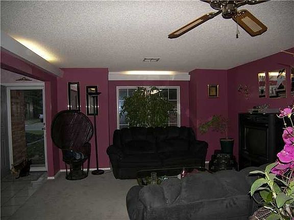 4th image of 11049 Folkstone Dr