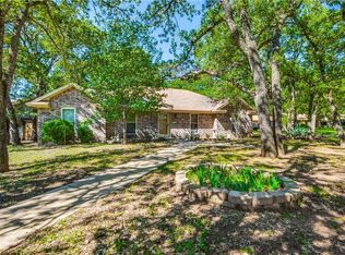 1009 Lake Ridge Dr, Azle, TX 76020