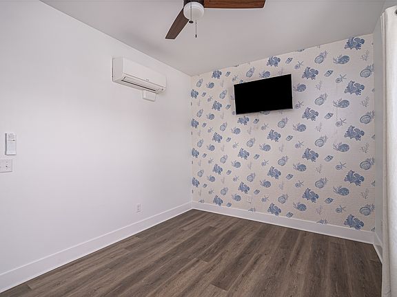 5th image of 637 E Anderson St #11498757