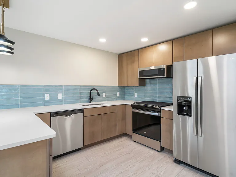 100 E Tennessee Ave #102 — Photo 14