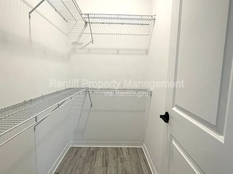 558 Nimitz Blvd — Photo 14