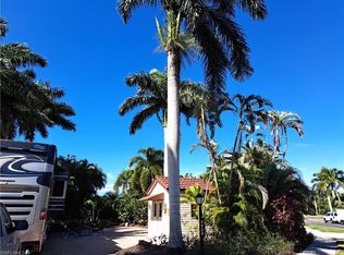 4909 Coach Ln, Naples, FL 34114