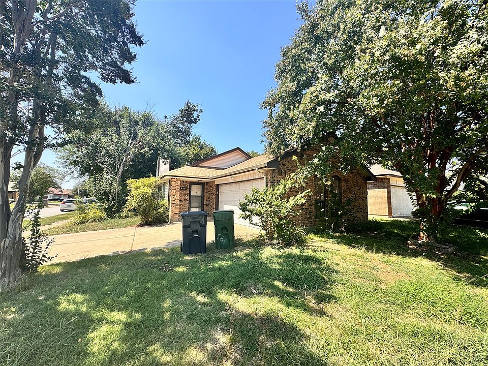 1st image of 800 Melville Dr