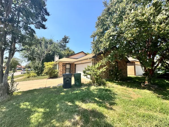 800 Melville Dr, Arlington, TX 76015