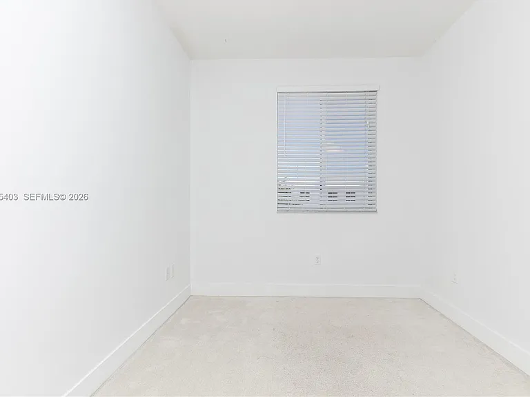 2610 NE 213th St #103 — Photo 13