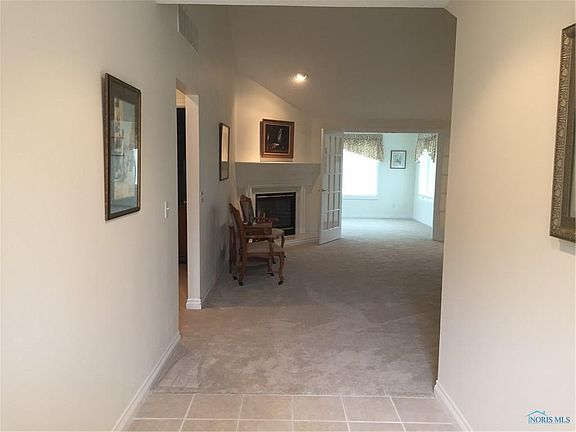 4th image of 26300 E Wexford Dr