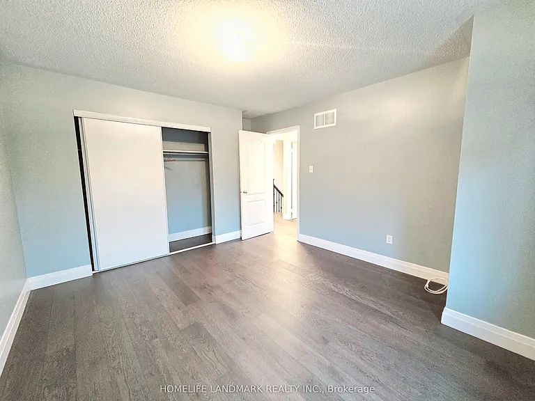 188 Wainscot Ave — Photo 16