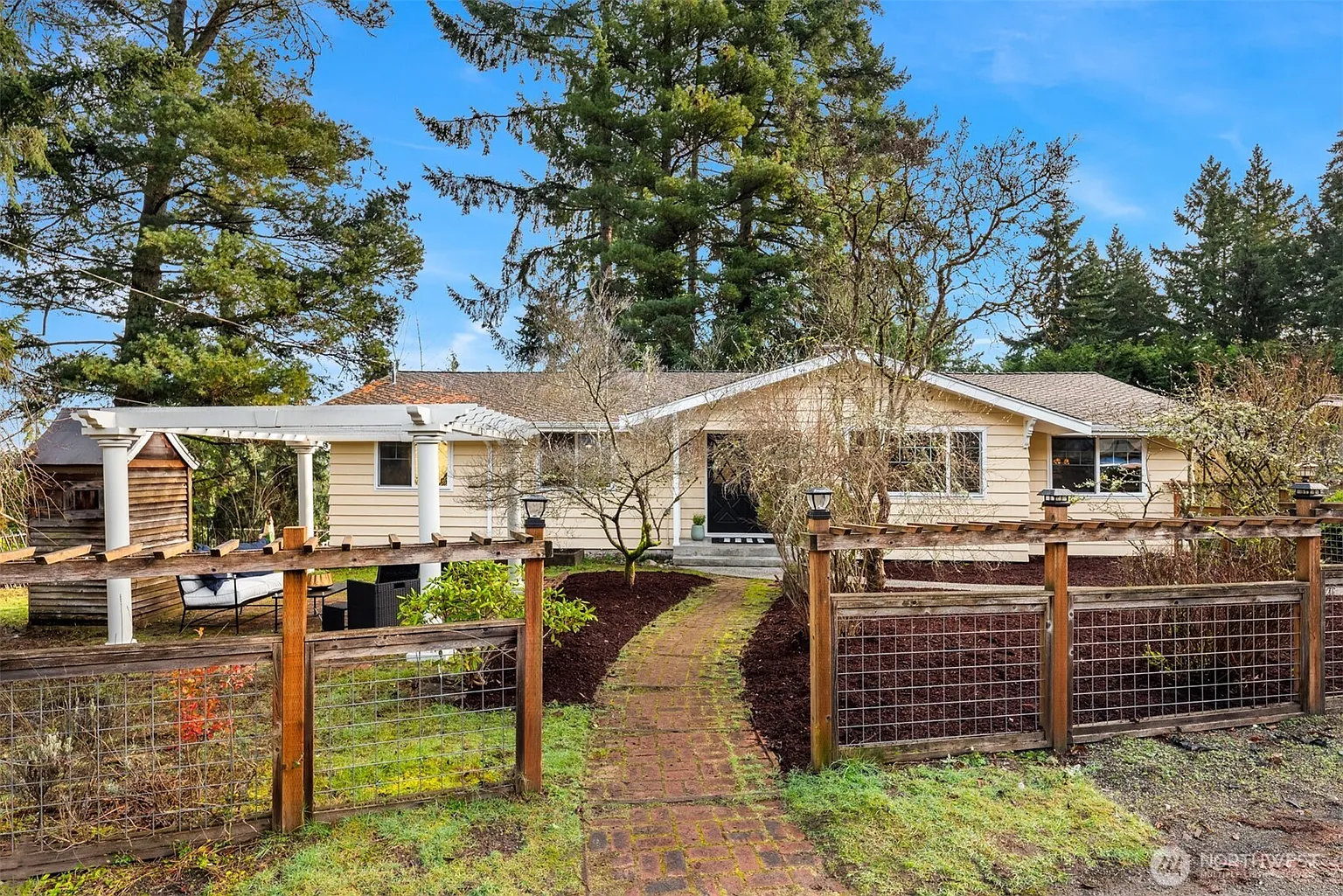 18428 16th Avenue NE photo 1