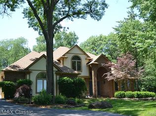 4707 Driftwood Dr, Commerce Township, MI