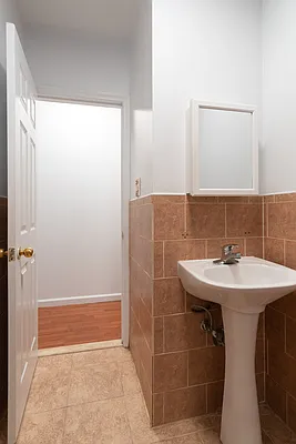 Rented by Julianna Realty Corp | media 17