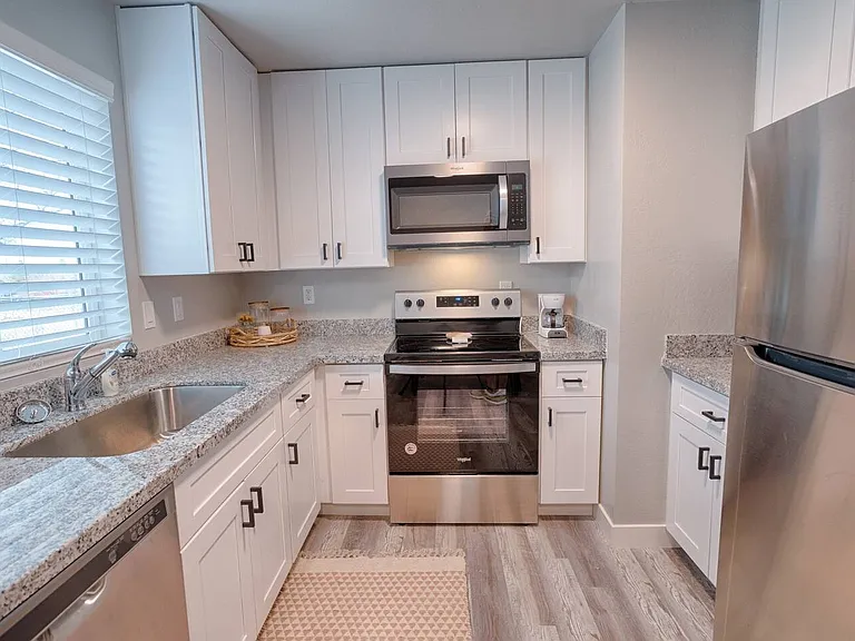 1110 W Woodland Lake Rd #C — Photo 5