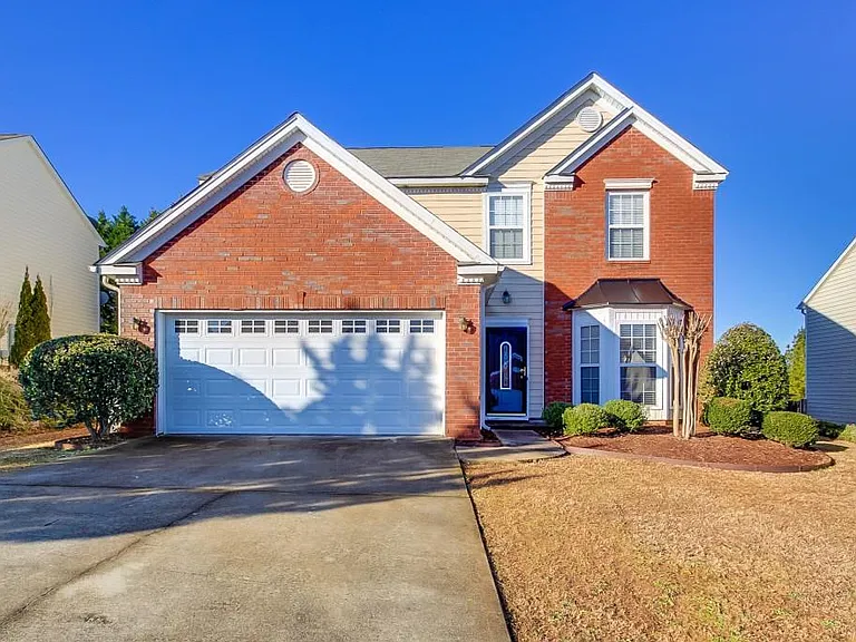 425 Lazy Willow Ln — Photo 1