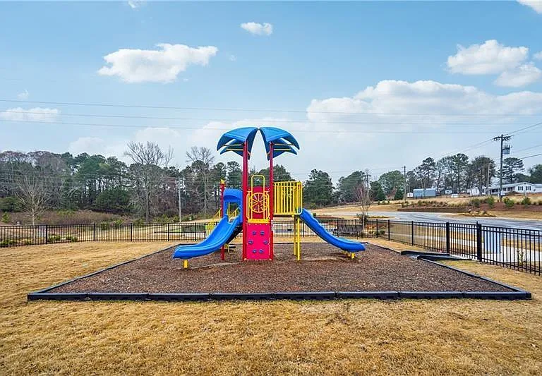 204 Silverleaf Trl — Photo 31