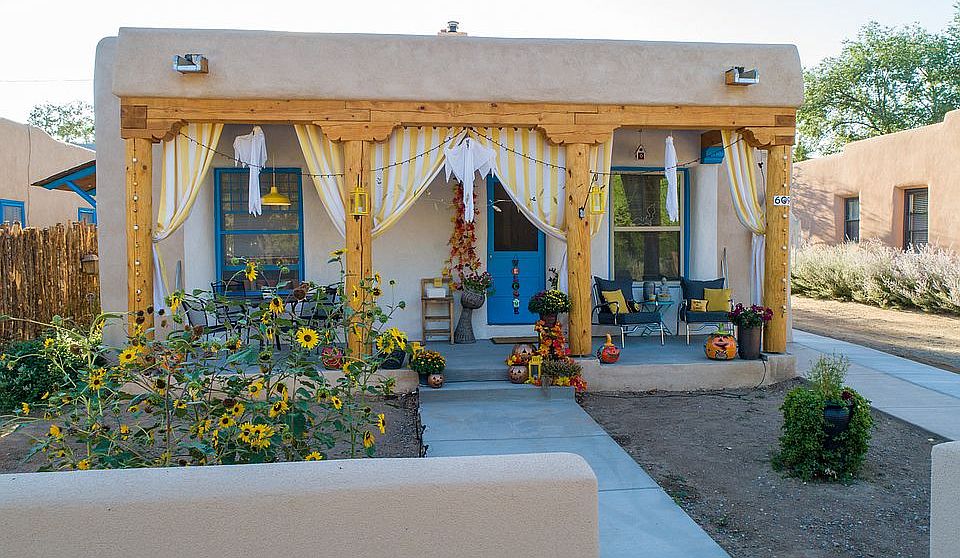 1st image of 607 & 609 Don Gaspar Ave