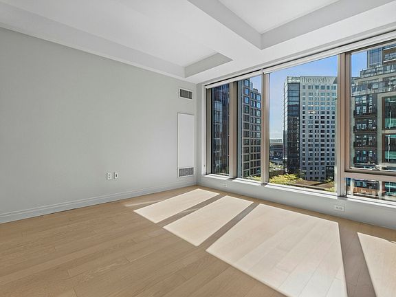 5th image of 133 Seaport Blvd #1107
