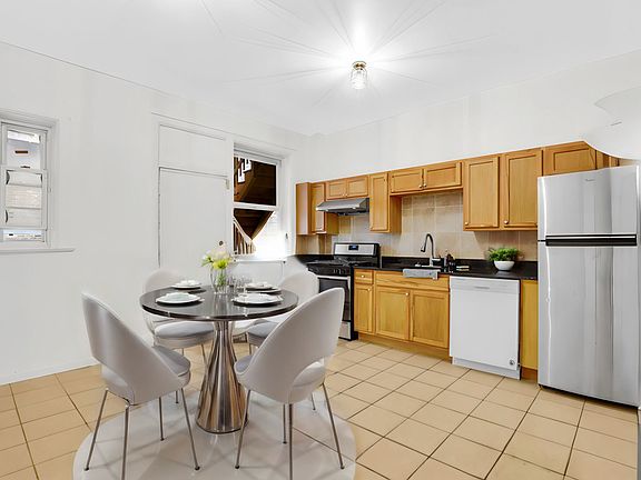 2nd image of 5052 S Blackstone Ave APT 1